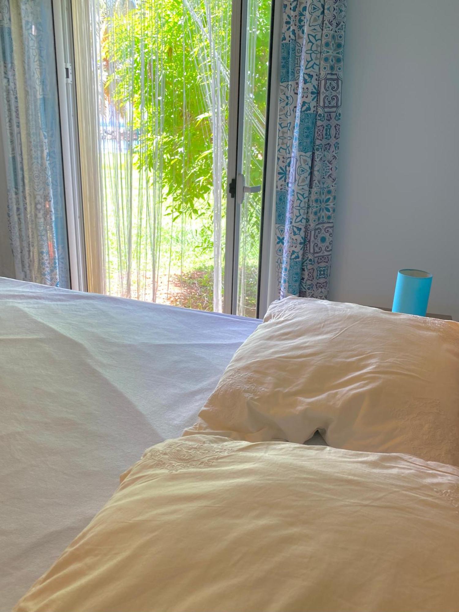 Marisol Les Pieds Dans L Eau Apartment Le Gosier  Exterior photo